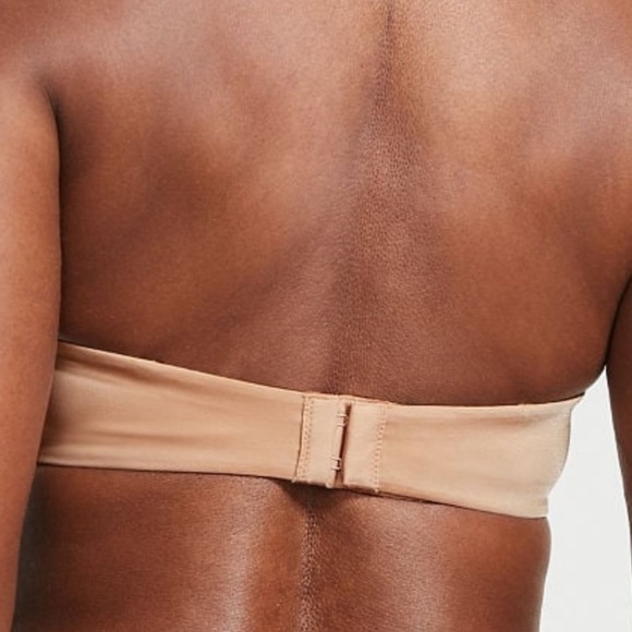 New
VERY SEXY
Push-Up Strapless Bra - Picture 3 of 10